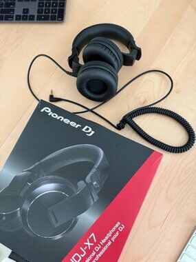 Pioneer DJ HDJ-X7 Professional DJ Headphones w/ Original Box Excellent Condition